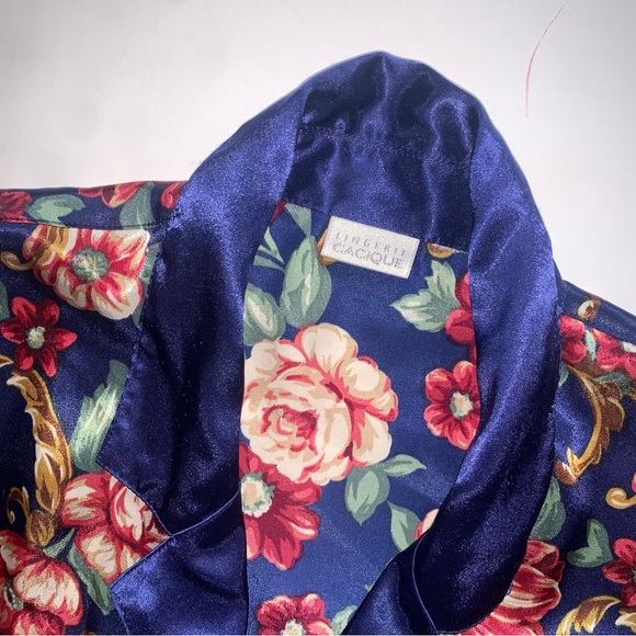v i n t a g e :: Silky Floral Satin Flowy Pajama Blouse - Picture 6 of 10